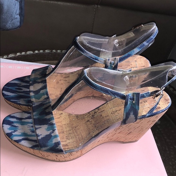 NWT Bandolino Nezra Blue Wedges, Size 8 - Picture 5 of 9